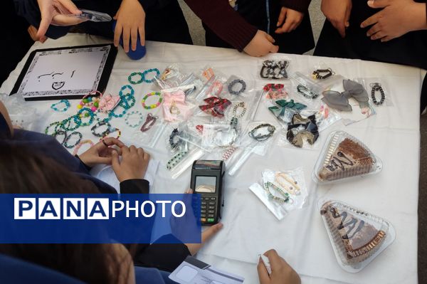 جشنواره خوارزمی «محور بازارچه» در دبیرستان دخترانه توحید