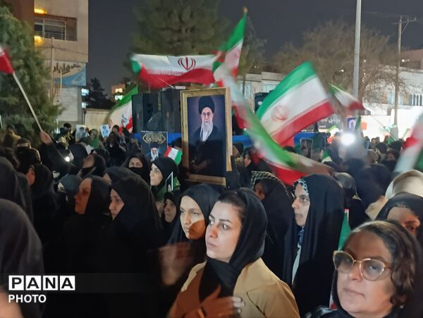  ما تا آخر ایستاده ایم 