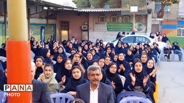 اول مهر در دبیرستان پیرایش از غم بچه های میناب تا شوق همکلاسی ها