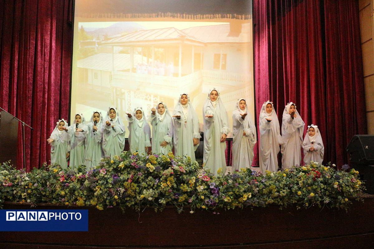 تجلیل از مقام مادر و گرامیداشت مقام حضرت فاطمه(س) در جشن روز مادر دانشگاه آزاد فیروزکوه