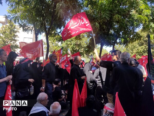 حضور پرشور ملت عظیم الشأن ایران در مراسم وداع با پیکر رهبر شهید