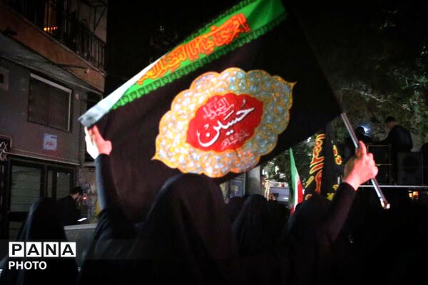 خیابان‌های امشب ؛عزادار حسین (ع)