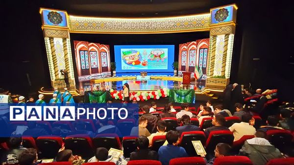 هم‌نوا شدن دل‌ها با آیات وحی در محفل انس با قرآن کریم