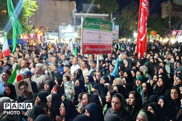 حضور گسترده مردم ورامین در اجتماع حمایت از آرمان های انقلاب اسلامی