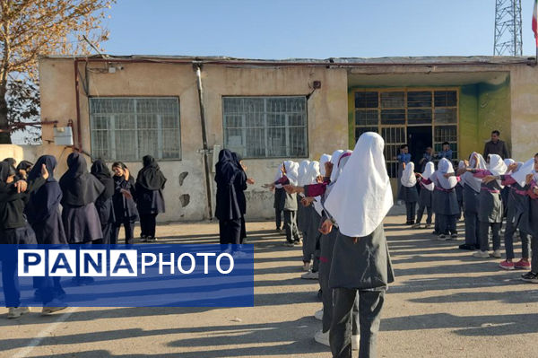 مراسم صبحگاهی دبستان شهید رحمت الله قلعه یزدانی و آموزشگاه آیت الله اراکی