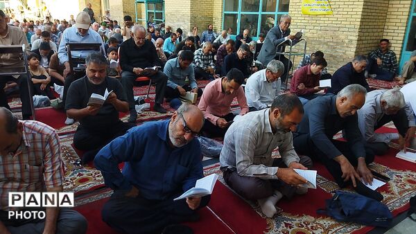 قرائت دعای عرفه در مسجد جامع  نیشابور-۱