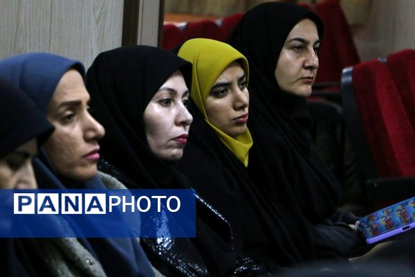 مسیر معلمی گامی در ارتقای مهارت‌های حرفه‌ای فرهنگیان ملارد