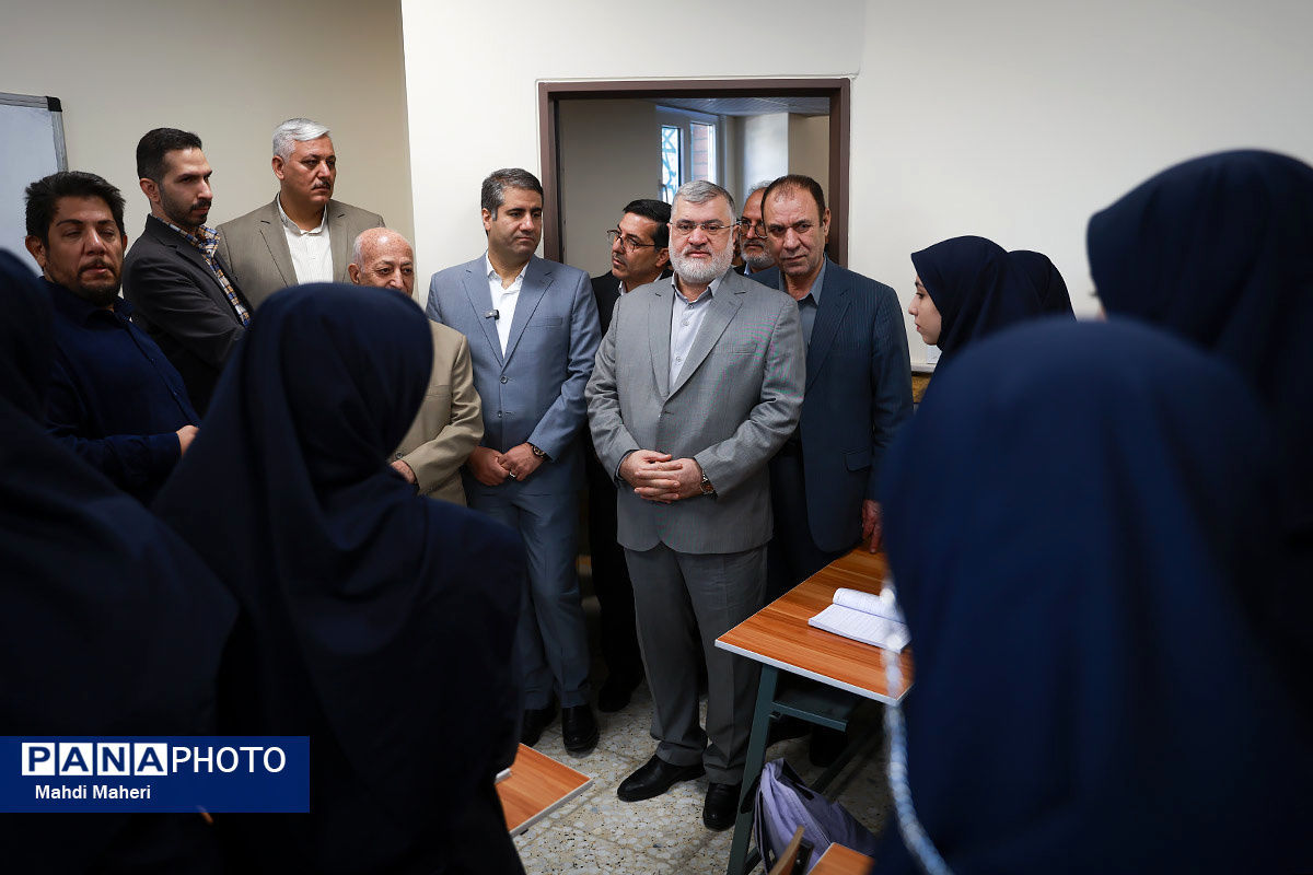 احداث ۱۲۴ مدرسه در استان تهران از آغاز دولت چهاردهم/ طرح احداث نیروگاه‌های خورشیدی در مدارس پایتخت آغاز می‌شود