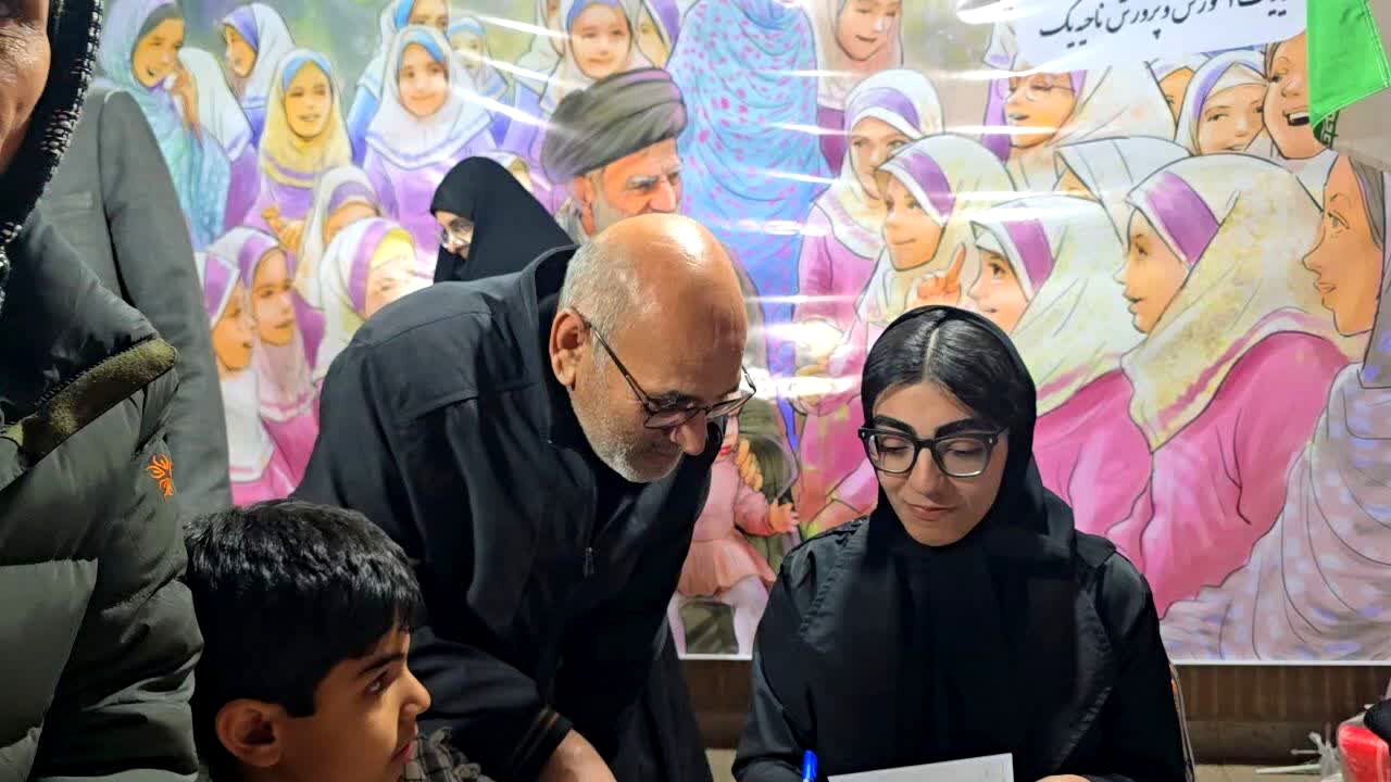 موکب آموزش و پرورش ناحیه یک یزد در تجمع عزاداری رهبر انقلاب