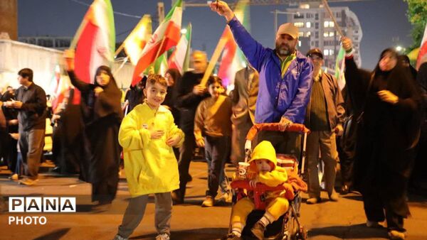 ملت همیشه در صحنه  ایران 