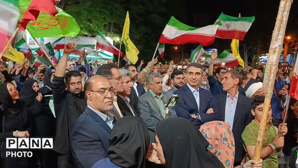 حضور پرشور فرهنگیان و دانش‌ آموزان در جشن بزرگ غدیر