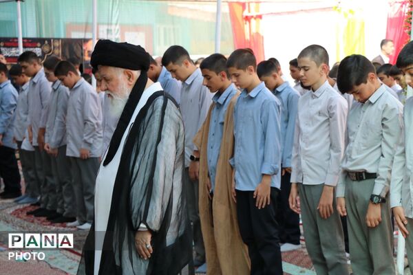 زنگ نماز در مدارس مشهد با حضور نماینده ولی‌فقیه در خراسان رضوی 