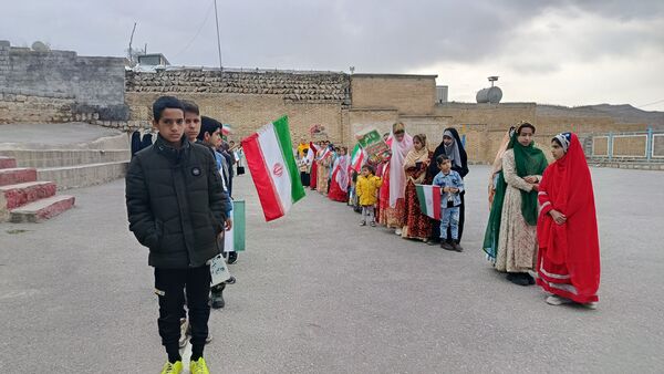 حماسه دانش‌آموزان شهید امامی  میانکوه در راهپیمایی ۲۲ بهمن 