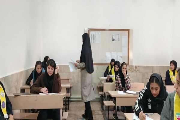  امتحانات ترم اول در دبیرستان دهنوی