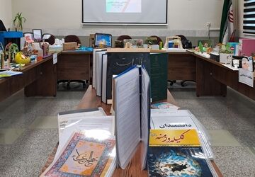 برپایی نمایشگاه دست‌ساز‌ه‌های دانش‌آموزان در دبیرستان هوشیار مشهد