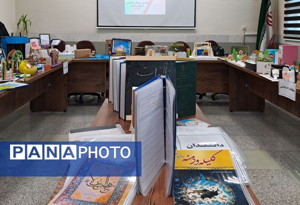 نمایشگاه دست‌سازه در دبیرستان ذبیح الله هوشیار