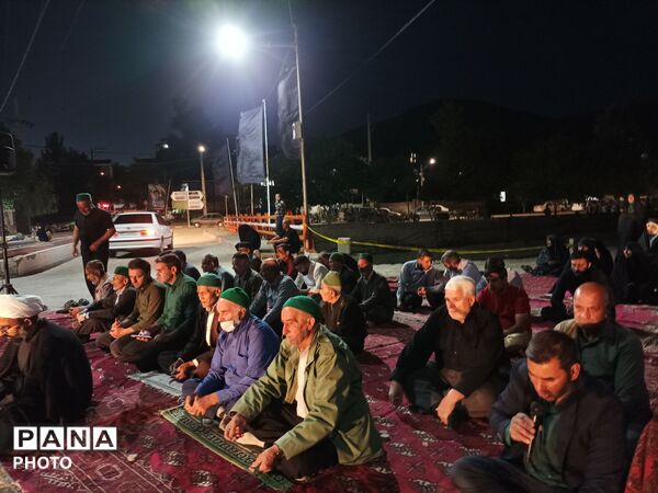 قرائت قرآن کریم در حسینیه شهدای شهر بار
