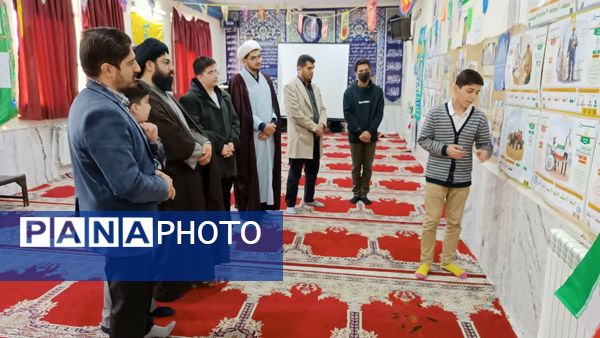 برپایی نمایشگاه مدرسه انقلاب در دبیرستان شهید رجایی