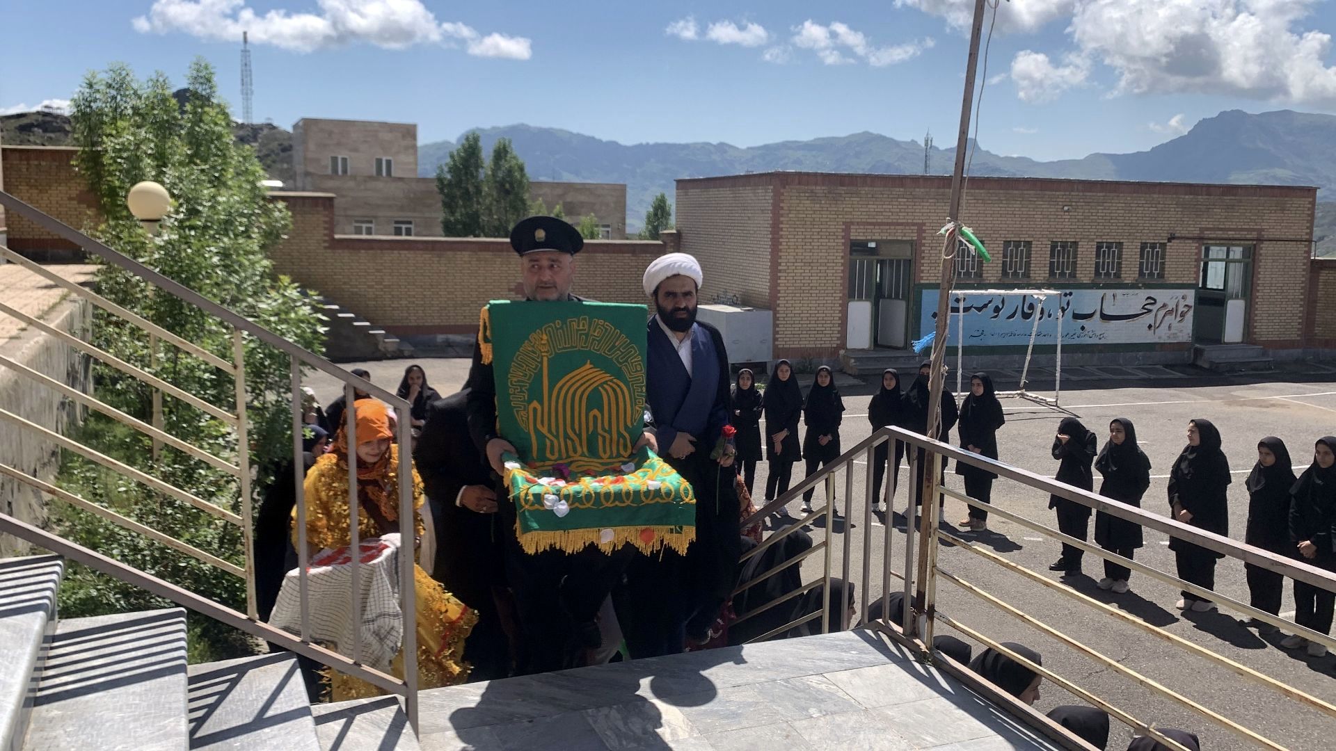 عطر و بوی حرم امام رضا(ع) در مدارس هوراند