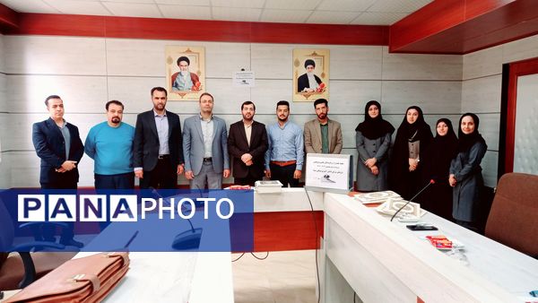 تقدیر از دانش‌آموزان برگزیده علمی‌پژوهشی در اداره آموزش و پرورش شهرستان ملارد