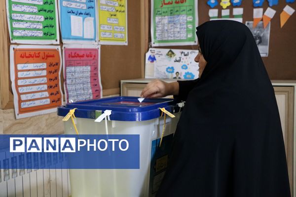 حضور پرشور مردم گلستان پای صندوق‌های رأی