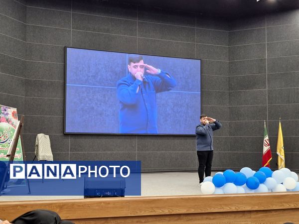 اجتماع بزرگ دانش‌آموزان بسیجی در هفته بسیج