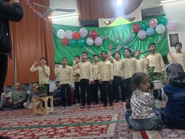 حضور پرشور گروه سرود دبستان شهید پسندیده در جشن ها و مراسمات ولادت امام علی (ع)