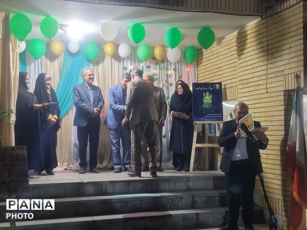 برگزاری شب شعر روایت عهد با حضور فرهیختگان شعر و ادب ناحیه ۳