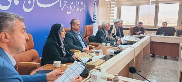 نشست بین نسلی دانش‌آموزان دختر منتخب با حضور مشاور وزیر و استاندار 