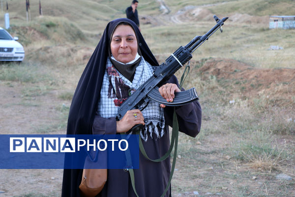 حضور زائران فرهنگی قم در یادمان «بلفَت و دوپازا»