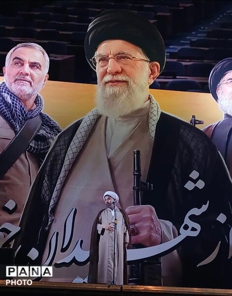 میدان انقلاب، میعادگاه خروش ملت در فریاد «الله‌اکبر» و طنین «مرگ بر آمریکا» و «مرگ بر اسرائیل»