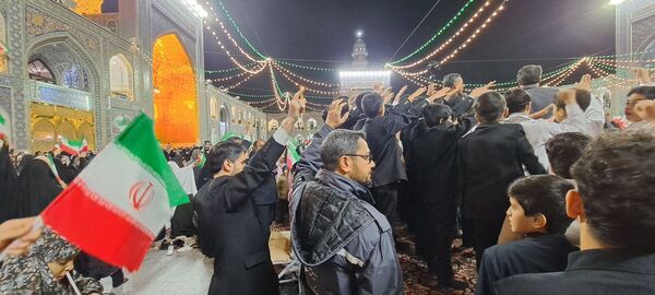 طنین گلبانگ انقلاب صحن انقلاب حرم مطهر  امام رضا (ع)