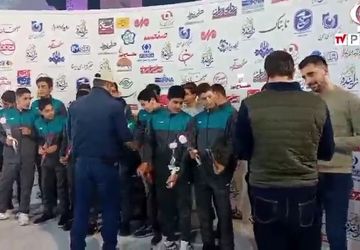 تقدیر از نوجوانان تیم واترپلو اصفهان