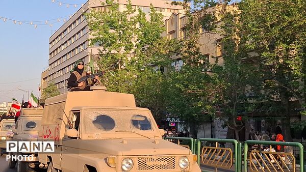 آینده‌سازان فردا، جان‌فدایان امروز