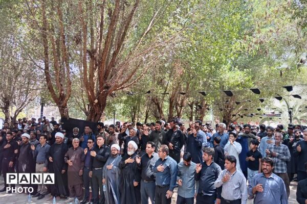 مراسم عاشورای حسینی در گلزار شهدای رودبار جنوب 
