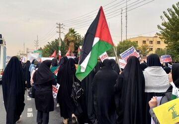 حضور پرشور دانش آموزان اسلامشهری در راهپیمایی ۱۳ آبان