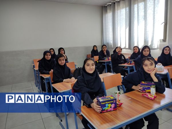  جشن جوانه ها در دبیرستان رحمت ناحیه ۲ اصفهان 