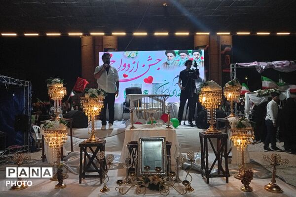 جشن ازدواج ۱۴ زوج جوان در میدان معلم شیراز