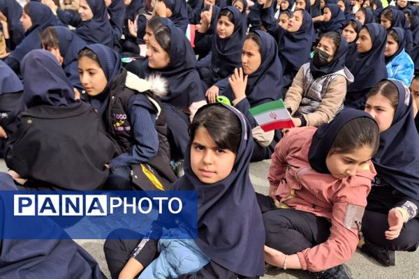 از کلاس درس تا شکوه انقلاب؛ شور دانش آموزی،  شور فجر