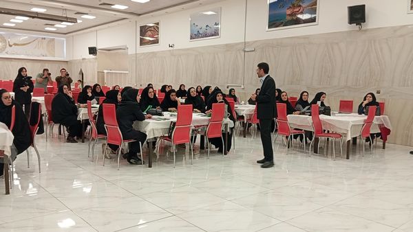 دوره توانمندسازی زیست‌محیطی برای مراقبان سلامت مدارس ابتدایی در چهارمحال و بختیاری