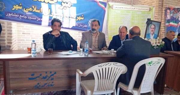 میز خدمت در آخرین نماز جمعه آبان ماه