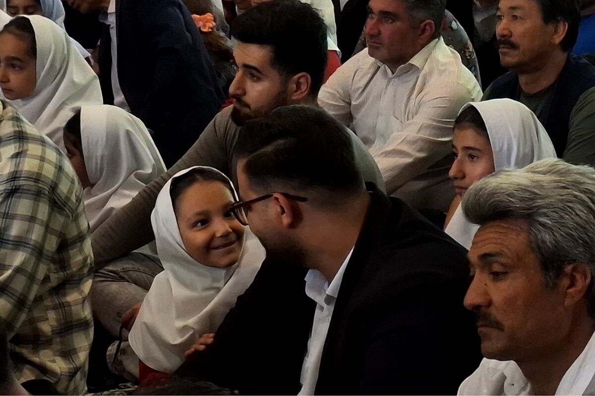  جشن پدر و دختری در دبستان مالک اشتر ملارد در دهه کرامت پیوند مهر را طنین انداز کرد 
