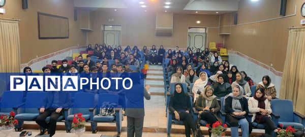 برگزاری همایش رتبه آفرینان برتر مؤسسه کاج در کانون سمیه شیروان