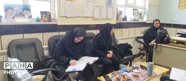 بازدید کارشناس بهداشت از دبیرستان مادر مهربان خلیل آباد