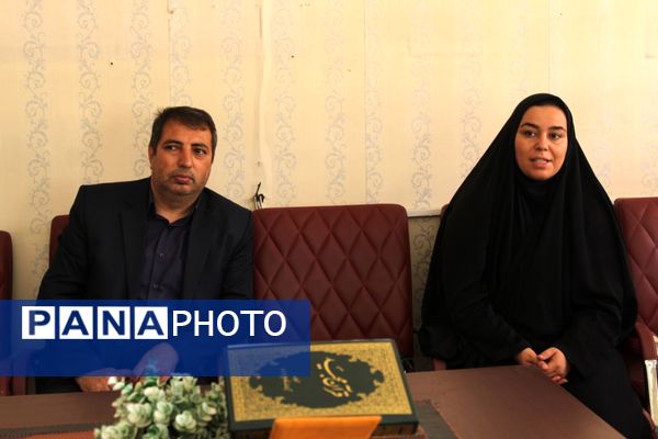 هنرستانی‌ها در نقش تولید کننده، دوخت لباس فرم دانش‌آموزان به دست هنرستانی‌های قدس