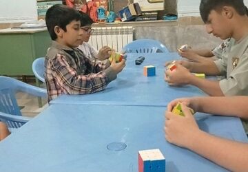 آماده‌‌‌سازی دانش‌‌‌آموزان برای مسابقات لیوان چینی و روبیک