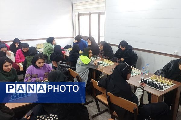 مسابقات شطرنج دانش‌آموزی در شهرستان ورامین