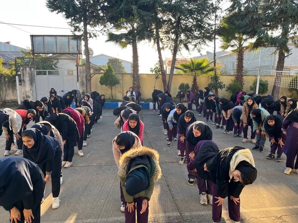 صبحگاه تشکیلاتی در مدرسه شبخ فضل الله نوری کومله