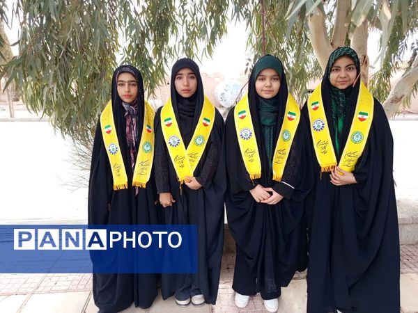 حضور مردم روستای دهشیر شهرستان تفت در راهپیمایی ۲۲ بهمن