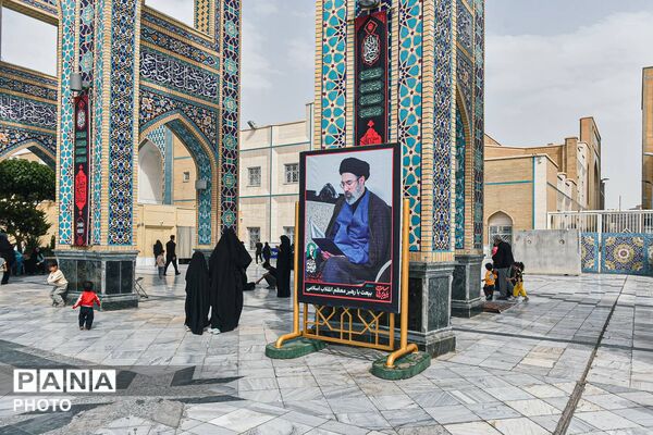 آماده‌سازی حرم مطهر رضوی در آستانه تشییع رهبر شهید انقلاب
